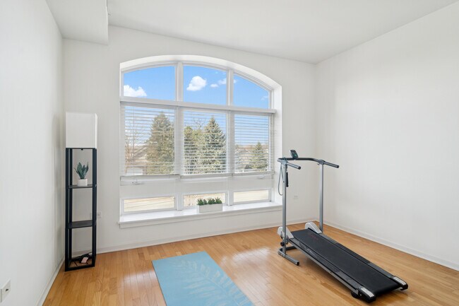 Building Photo - 77 N Quentin Rd