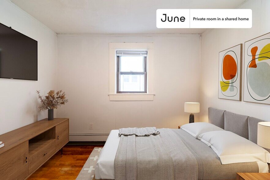Primary Photo - Room in Shared 5 bed/2 bath home