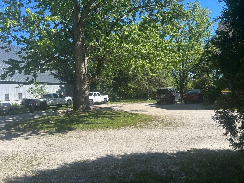 Building Photo - 517 S Stuart Rd