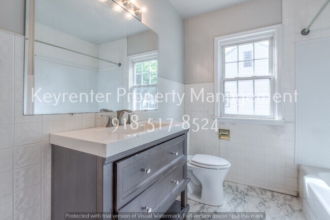 Building Photo - 2 Bed | 1 Bath in Tulsa!