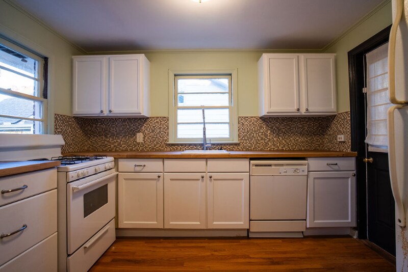 Building Photo - 2063 Delano Dr NE