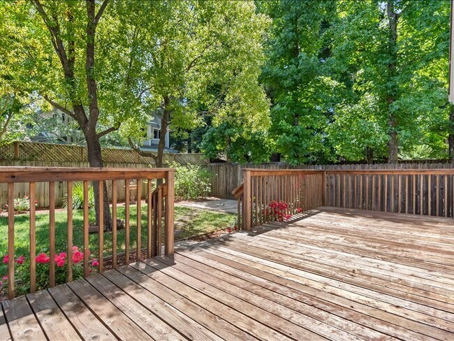 Building Photo - 9759 Dawn Way
