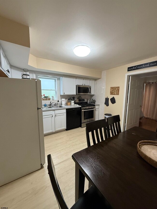 Building Photo - 43 N Trenton Ave