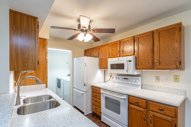 Building Photo - 539 Cloverfield Ln