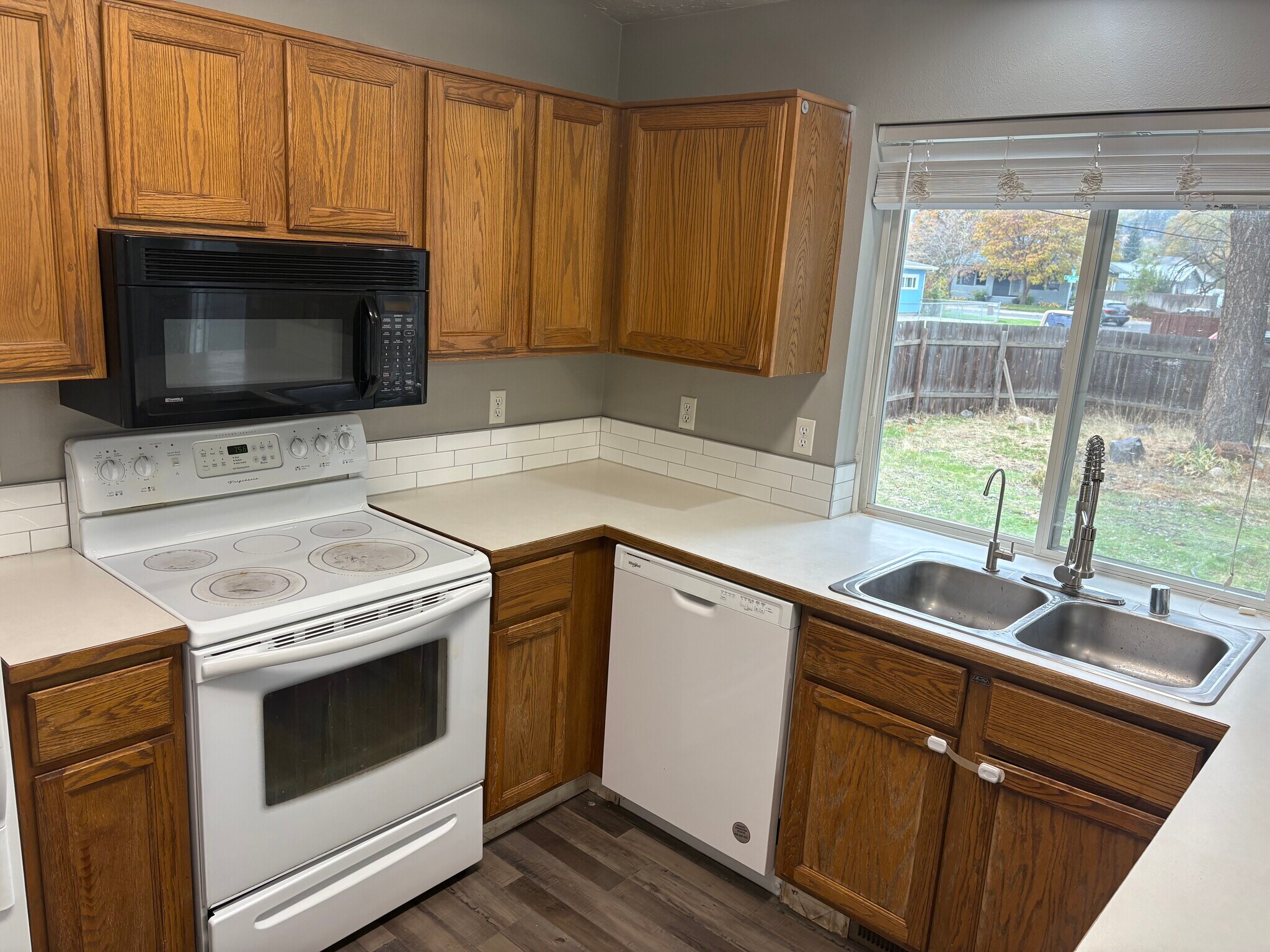 Building Photo - 1228 W Cleveland Ave