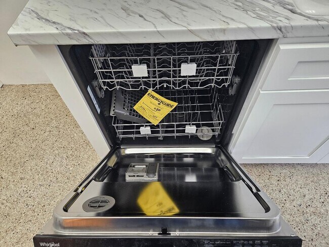 New Dishwasher - 533 Oxford Ave