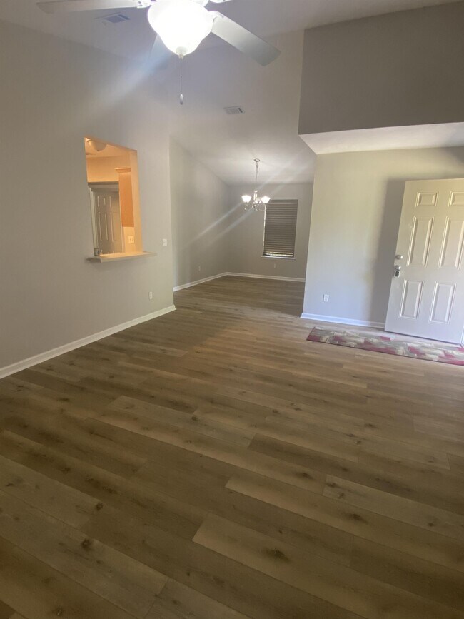 Building Photo - 59 Concord Rd