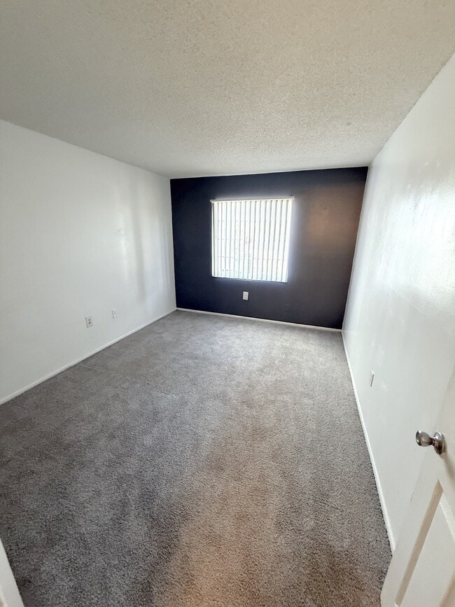 Building Photo - 2527 N Alafaya Trail