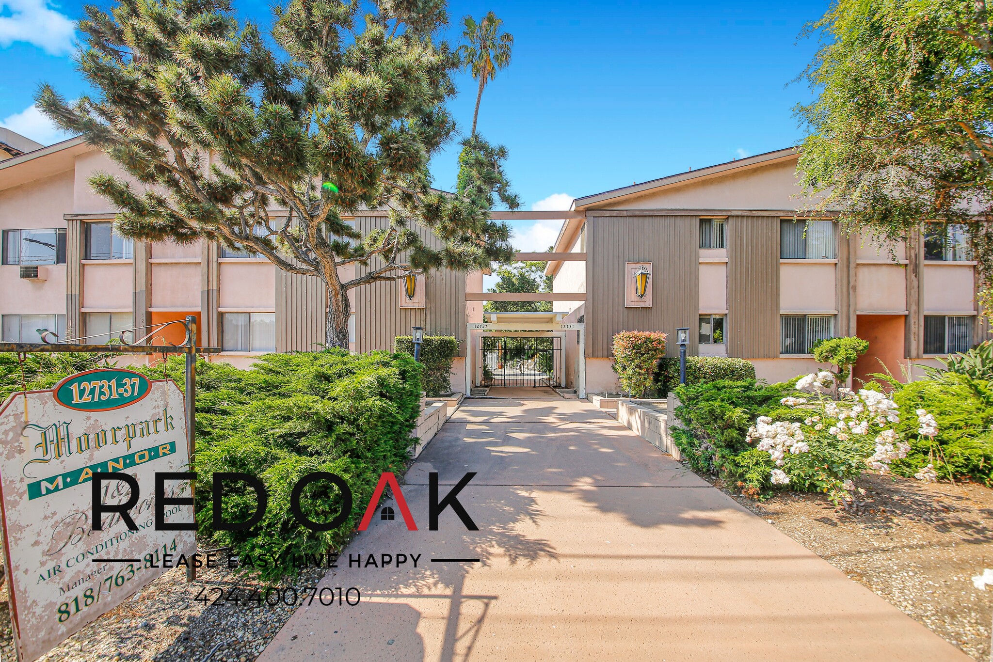 Building Photo - 12737 Moorpark St