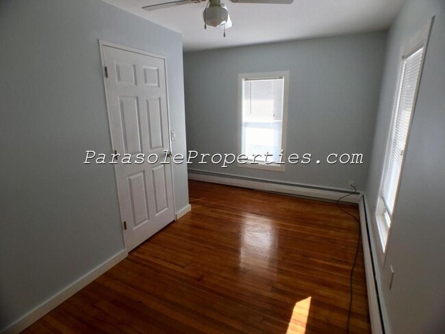 Building Photo - 704 Cooney St