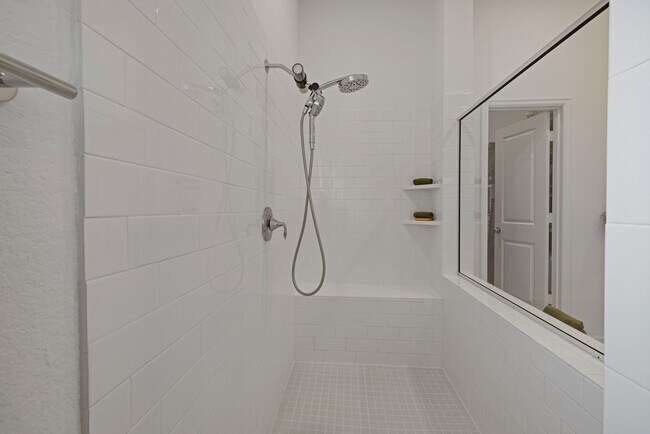 Building Photo - 18323 Tiger Flowers Dr