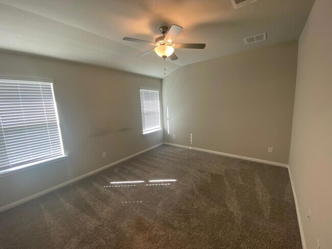 Building Photo - 10301 Mager Ln