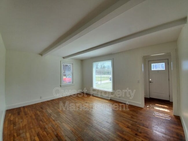 Building Photo - 6315 Knapp St NE