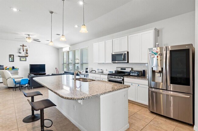 Building Photo - 8101 Pescara Cove