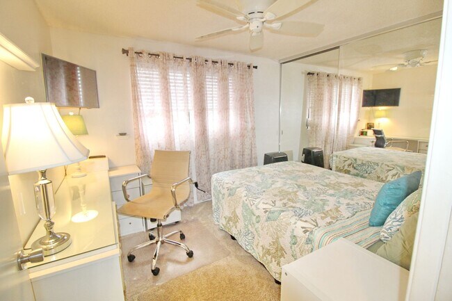 Building Photo - AUGUST RENT FREE for 1 YEAR LEASE SIGNED F...