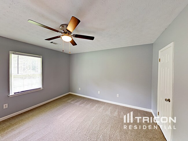 Building Photo - 110 W Forest Dr