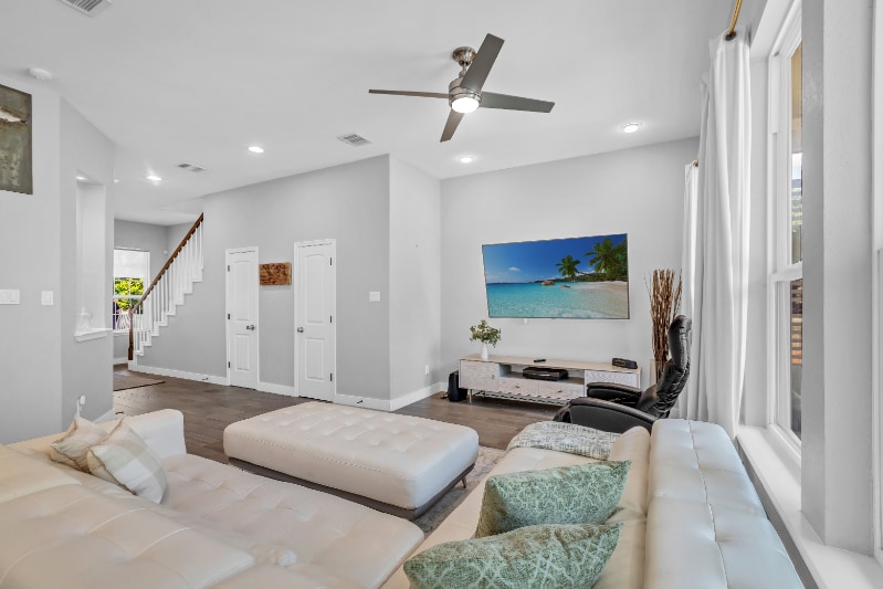 Building Photo - 10747 Dulcimer St