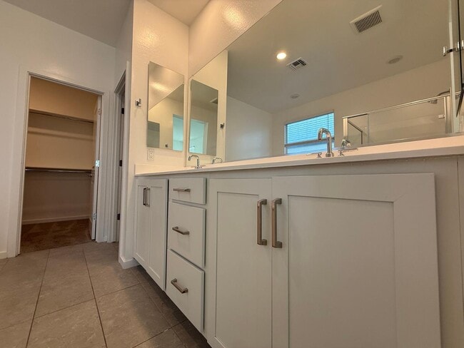 Building Photo - 17760 W Cassia Way