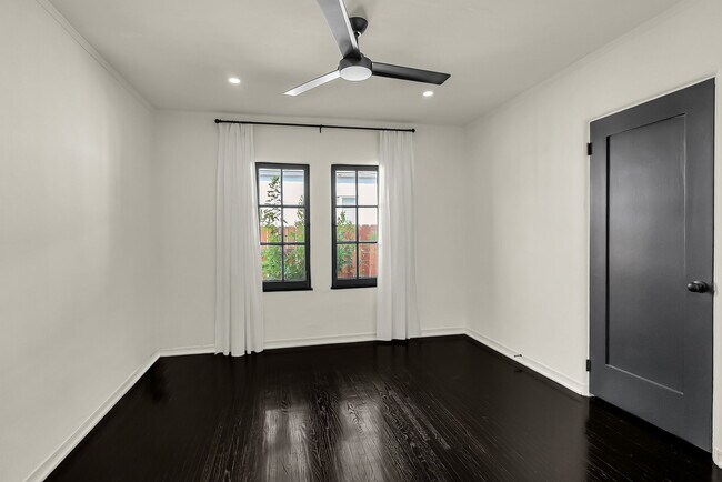 Building Photo - 4654 Merrill Ave