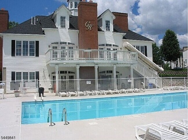 Building Photo - 567 Coventry Dr