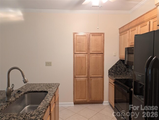 Building Photo - 108 Pier 33 Dr