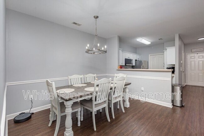 Building Photo - 17135 Red Feather Dr