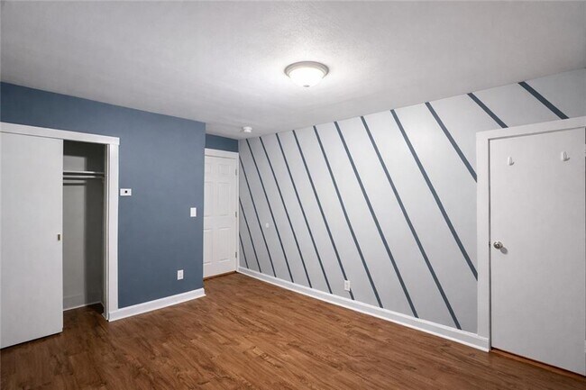 Building Photo - 39 Roland St