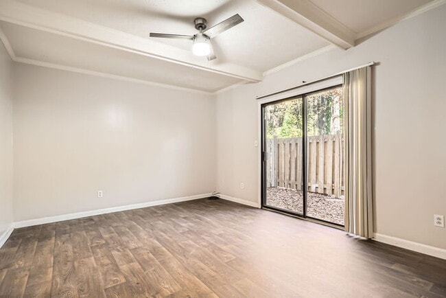 Building Photo - Charming 2-Bedroom Town Home for Rent in Morrow, GA