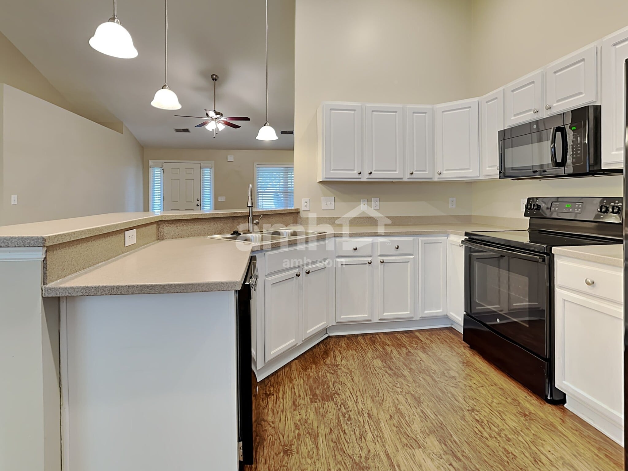 Building Photo - 128 Heartstone Cir