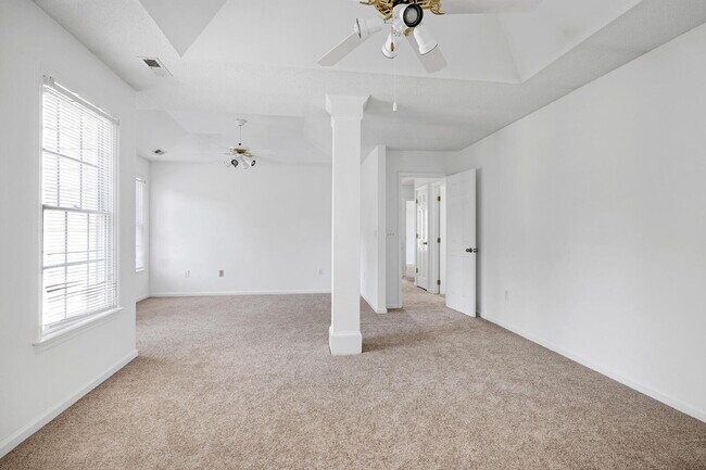 Building Photo - 707 Southshore Pkwy