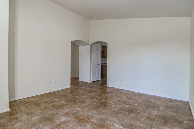 Building Photo - 11726 W Shaw Butte Dr