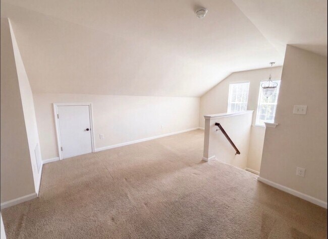 Building Photo - 13319 Castlewellan Dr