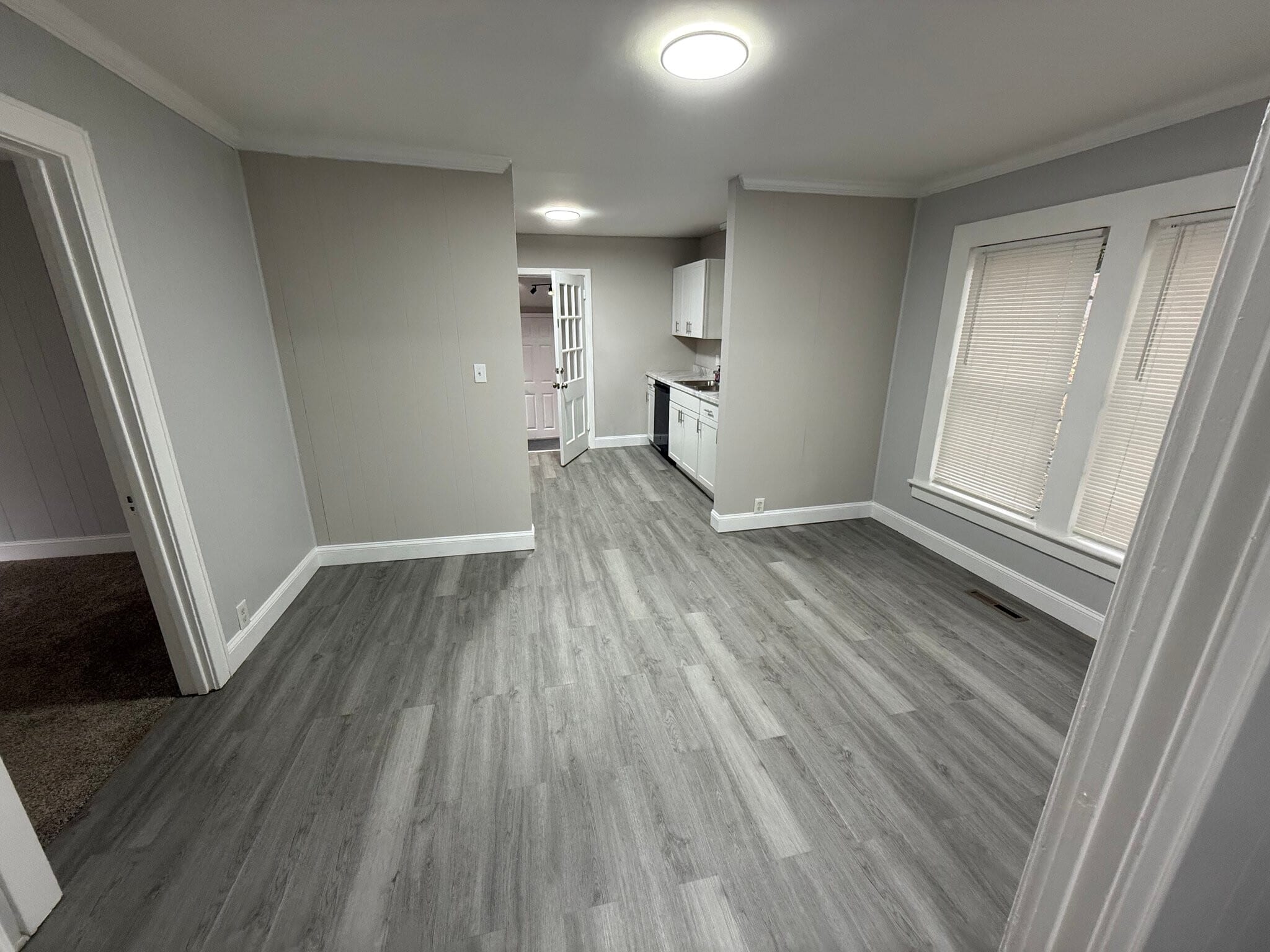 Building Photo - 310 Pineview St