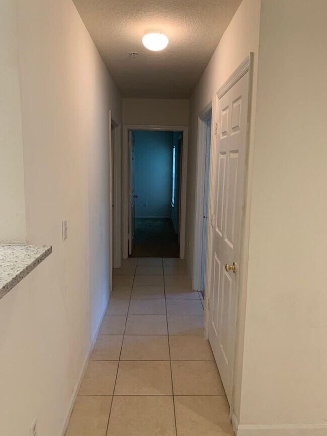 Building Photo - Coming Soon - Condo at Sunset Lake - 3 Beds, 2 Baths