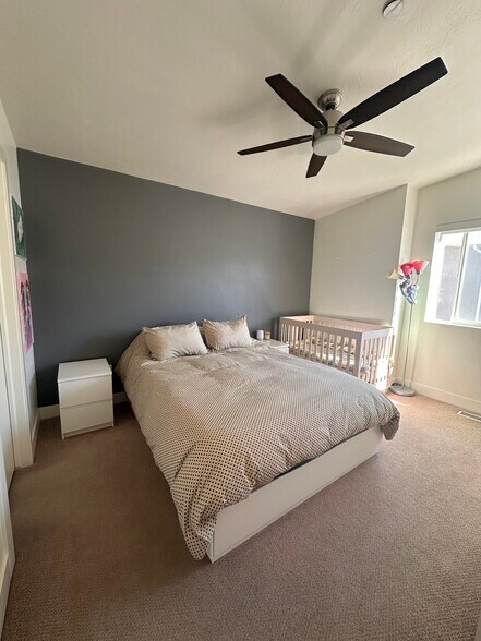 Building Photo - 1037 W Rooftop Dr