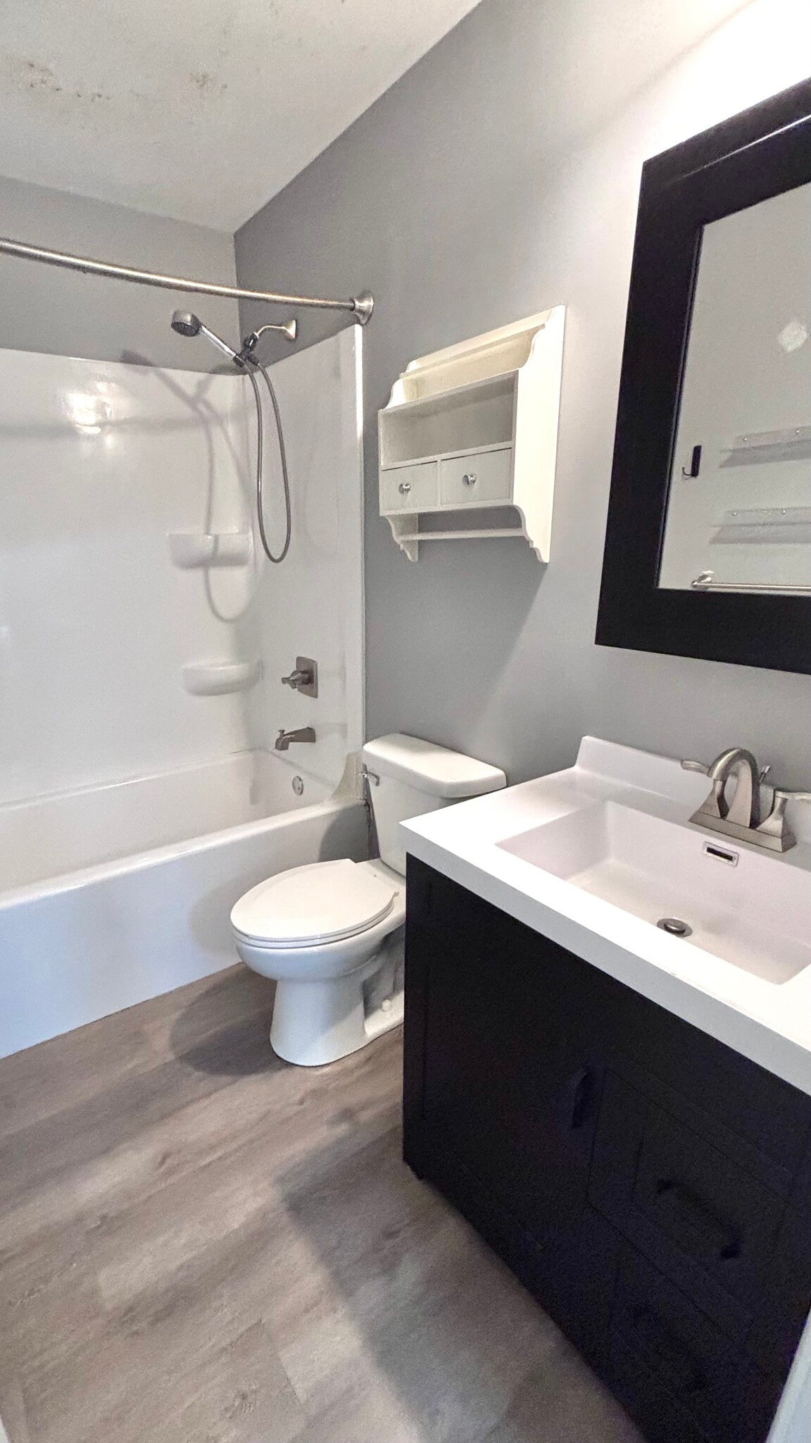 Building Photo - 3420 Parkwood Dr