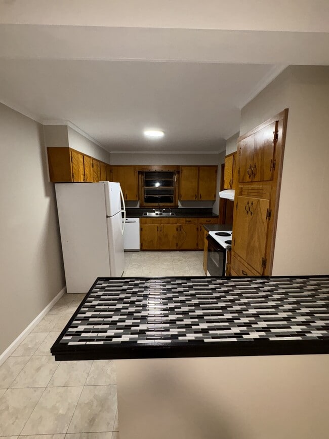 Building Photo - 426 Evergreen St