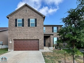 Building Photo - Gorgeous 4 bedroom, 3.5 bath home, minutes...
