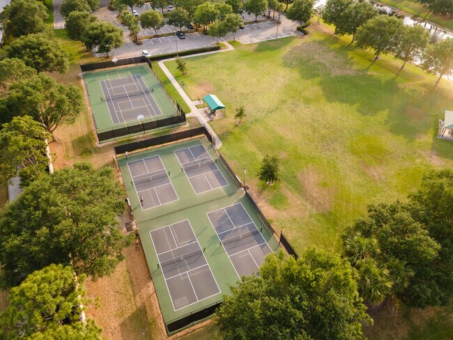Building Photo - 9400 Briarcliff Trace