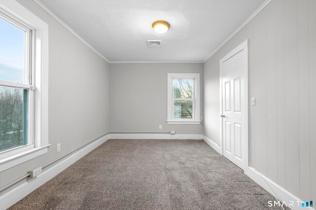 Building Photo - 19 Woodbridge Ave