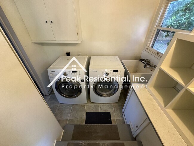 Building Photo - 3 br, 1 bath House - 5200 F Street