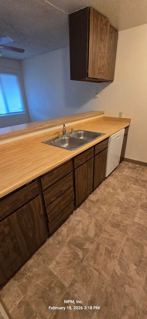 Building Photo - 7240 Sombrilla Ave