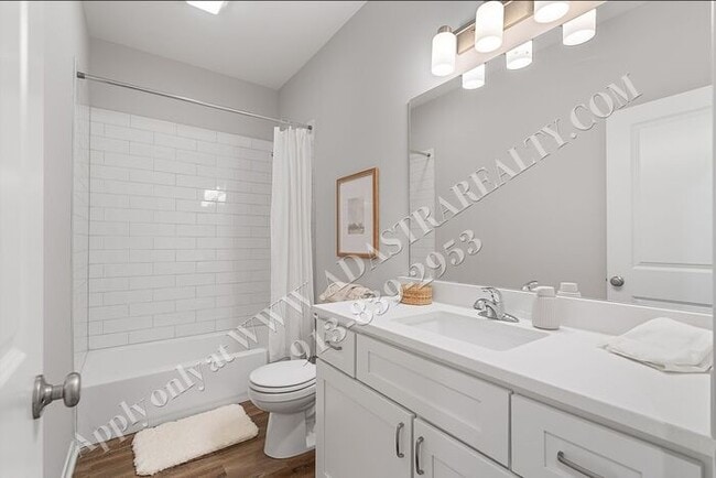 Building Photo - Brand New Townhome 3 Bed 2.5 Bath in Olath...