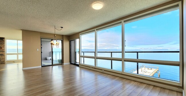 Building Photo - 2 Bedroom Condo in Mukilteo Available Now!