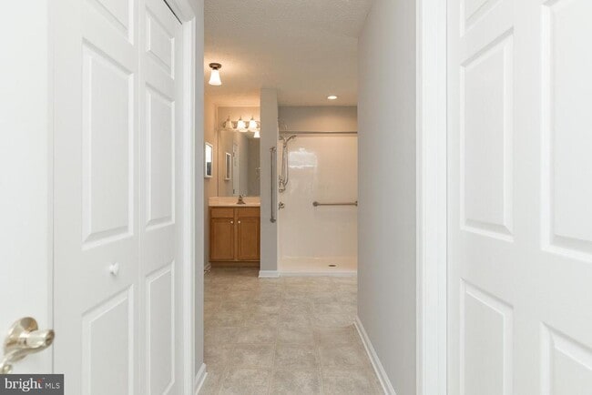 Building Photo - 106 Butterscotch Ct