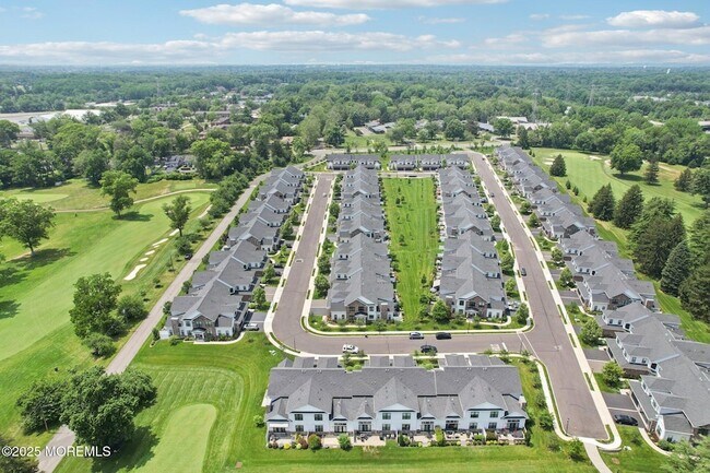 Building Photo - 42 Dogleg Ln