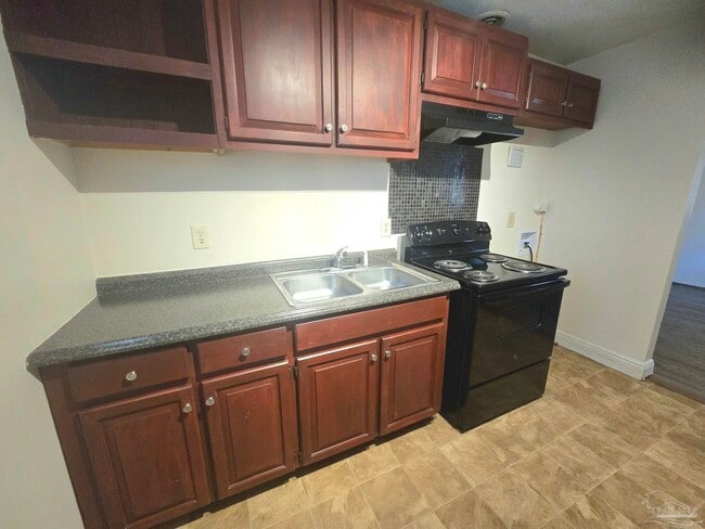 Building Photo - 1731 Knight Dr