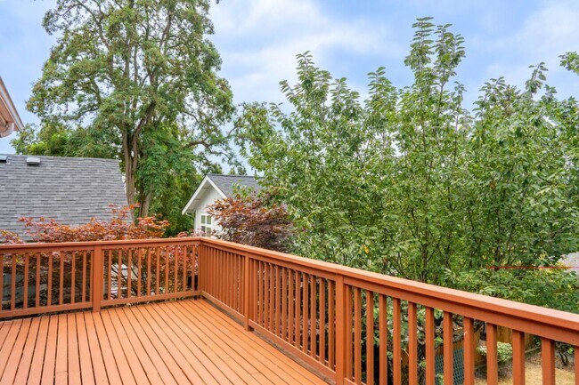 Building Photo - 4Bd/1.5Ba Seattle House