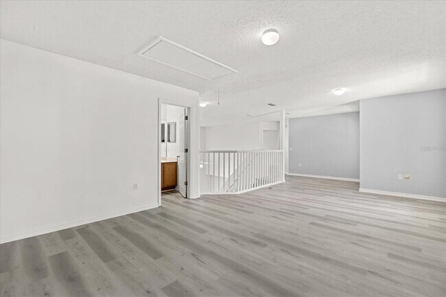 Building Photo - 521 Bromley Ct
