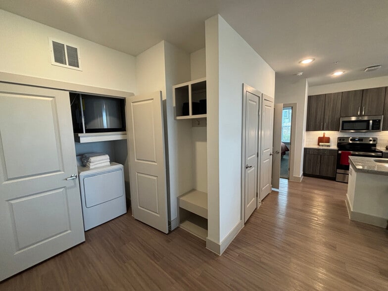 Building Photo - 702 Celebration Wy